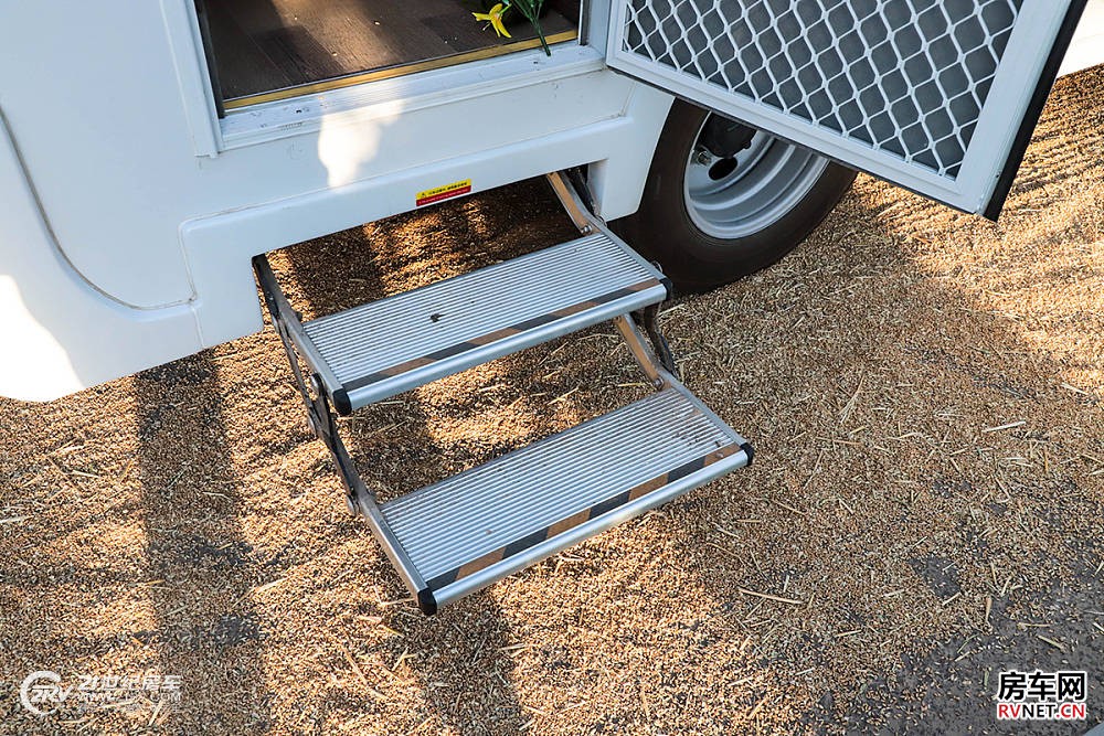 新能源混动房车上市!轻卡又一黑马!实拍科发梦想家混动VS_7 新能源混动房车上市!轻卡又一黑马!实拍科发梦想家混动VS_7