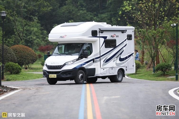 房车网 选大房车还是选小房车?别纠结,要我说适合自己的才是最好!