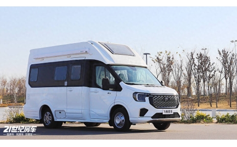 4-6人同游，一车搞定吃住行！飞翔T8铁C房车