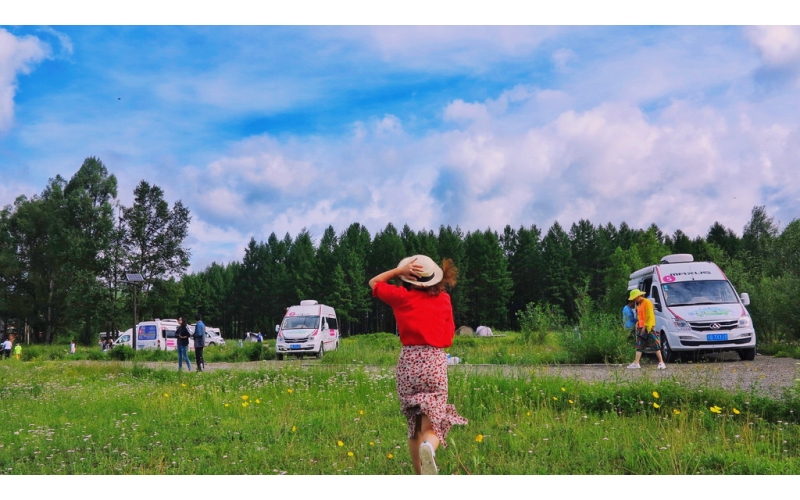 第八届中国自驾游与房车露营大会在大兴安岭地区召开