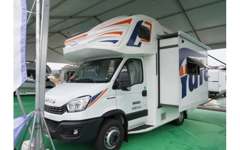 采用房车专用底盘，双拓展大空间更显经典！亚特尊领STpro房车！