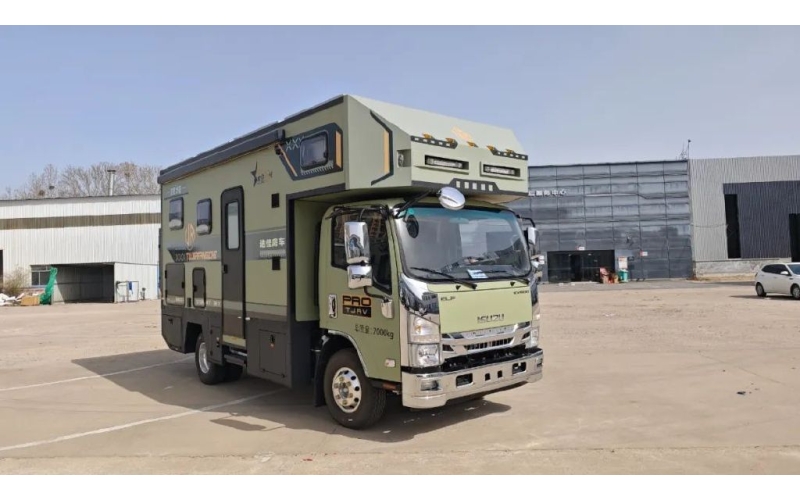 20度电+2400W太阳能，超大水电储备的房车，还实现了6座6卧