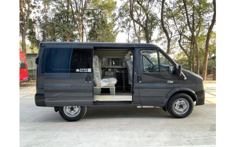 宏运旅途江铃福顺宿营车：6 年免检 + 免费通行，开启说走就走的自由