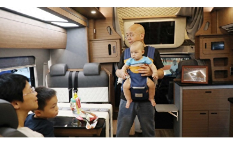 上海国际房车展在嘉定安亭举办，&ldquo;银发族&rdquo;成为重要观展群