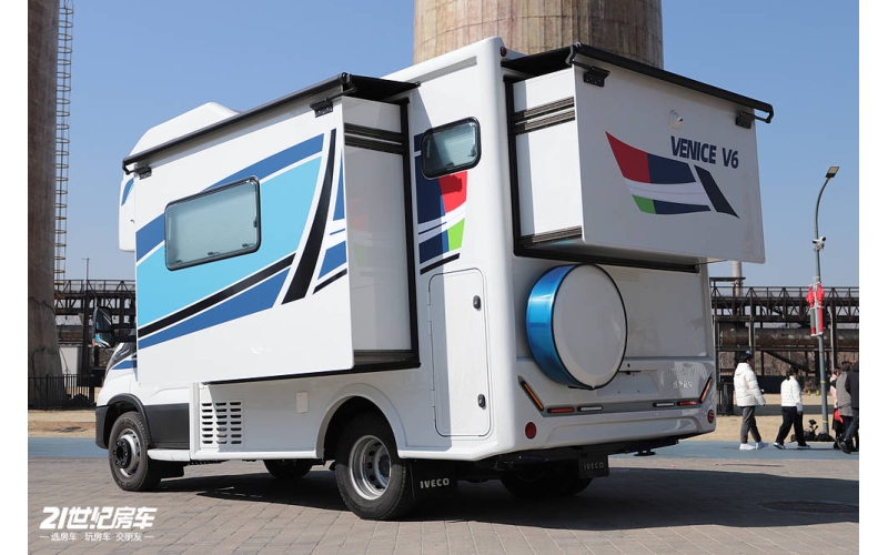 6.5T进口依维柯底盘，价格战下的升级之作，实拍威尼斯 V6 房车