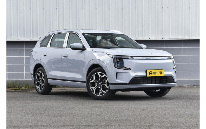 2025款捷途山海L7 PLUS堪称&ldquo;旅行小房车&rdquo;，综合续航1700km，后排放倒像大床，适合露营