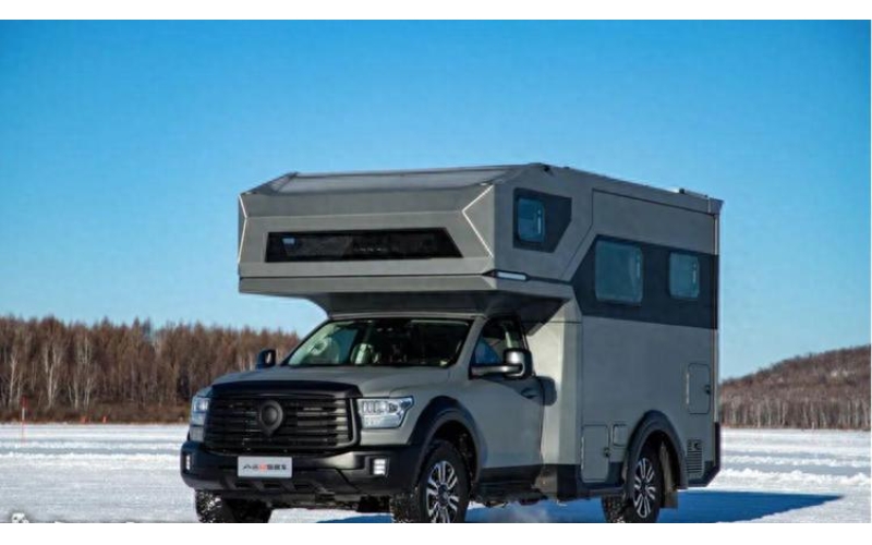 作为长城唯一的房车战略合作伙伴，览众山海炮房车是一款&ldquo;大型四驱越野房车&rdquo;，其独特的魅力吸引着众多房车爱好者的目光