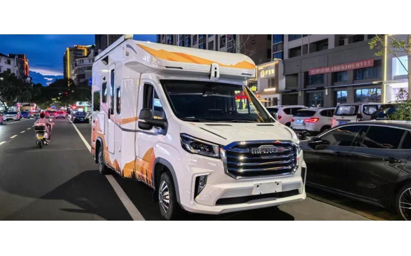 为什么很多人开始向往房车生活？看过这辆车的细节，我瞬间理解了