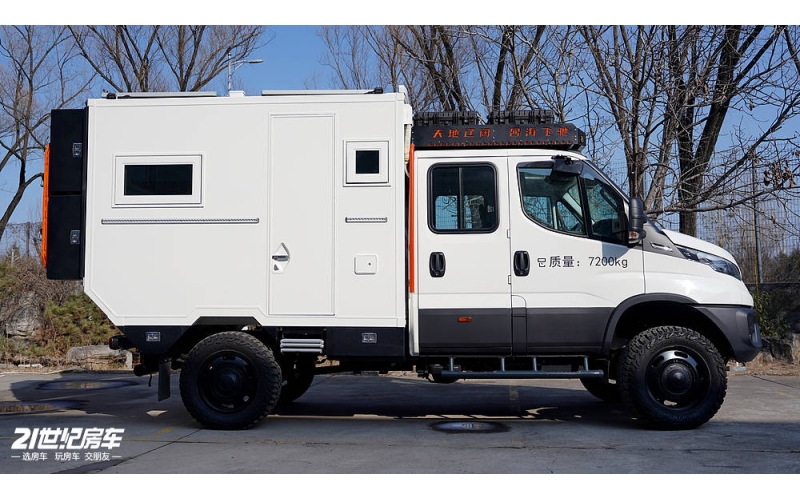 21RV北京房车展｜实用至美，硬核从容｜四海飞驰双排越野房车